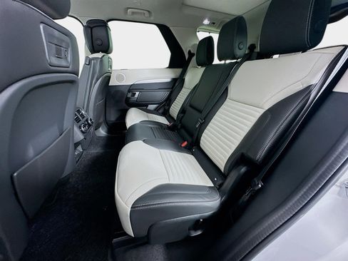 Used 2025 Land Rover Discovery Dynamic SE AWD/4WD image 24