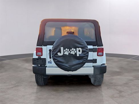 Used 2017 Jeep Wrangler Sahara w/ Connectivity Group image 5