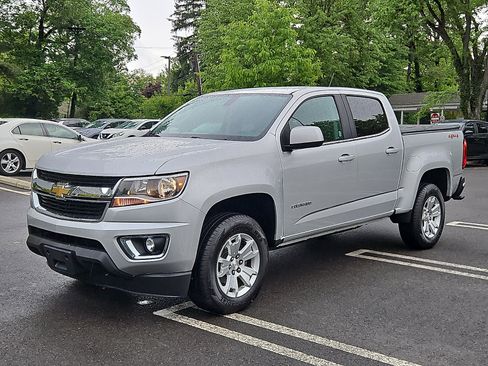 Used 2019 Chevrolet Colorado LT w/ LT Convenience Package AWD/4WD image 3