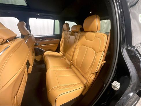 Used 2023 Jeep Grand Cherokee Summit image 15