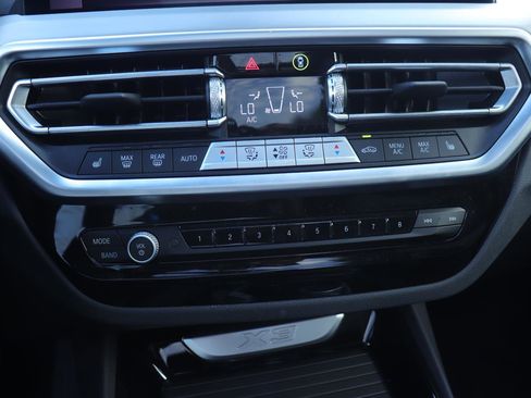 Used 2024 BMW X3 sDrive30i w/ Premium Package w/ZPA image 40