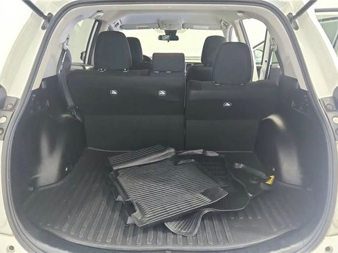 Used 2018 Toyota RAV4 LE w/ All Weather Liner Package AWD/4WD image 19