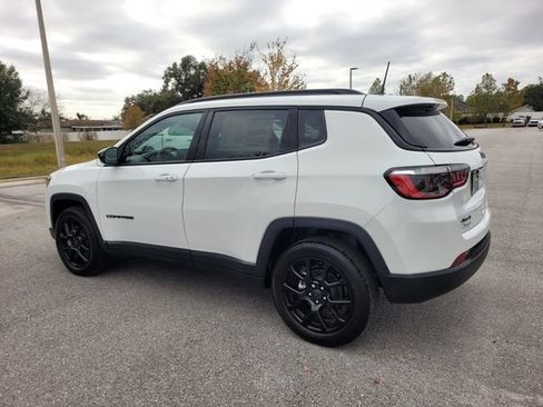 New 2026 Jeep Compass Latitude image 10