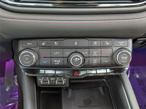 Used 2022 Dodge Durango R/T image 25