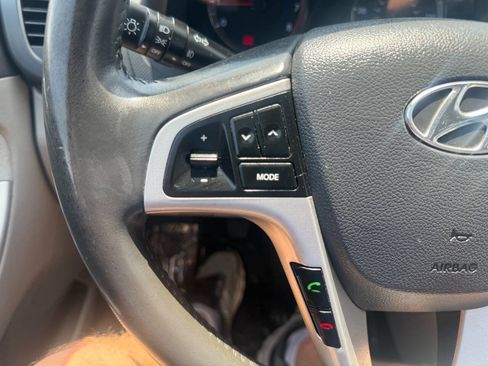 Used 2014 Hyundai Accent SE FWD image 16