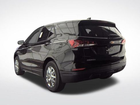 Used 2024 Chevrolet Equinox LS w/ LS Convenience Package FWD image 9