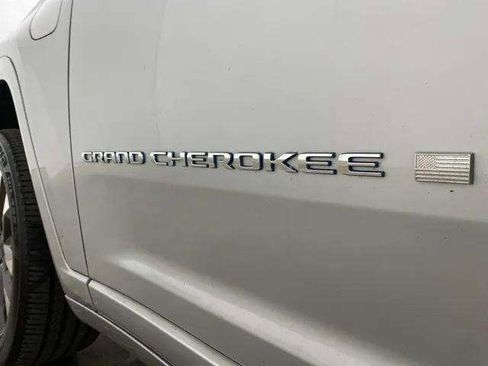 Used 2023 Jeep Grand Cherokee Overland w/ Luxury Tech Group IV image 99