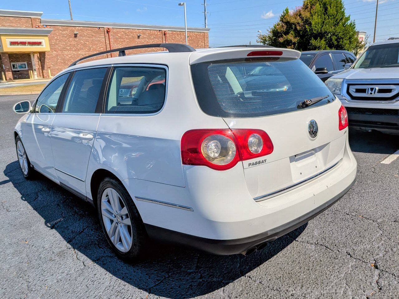 Used 2008 Volkswagen Passat 2.0T FWD image 22