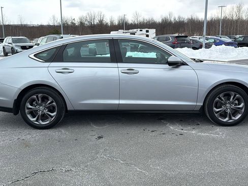 Used 2023 Honda Accord EX image 4