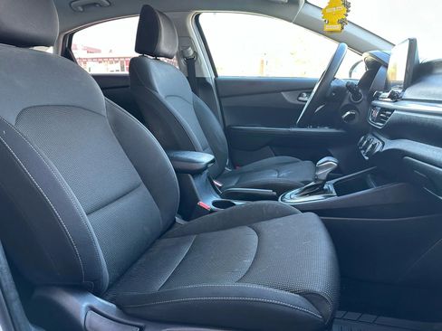 Used 2021 Kia Forte LXS image 12