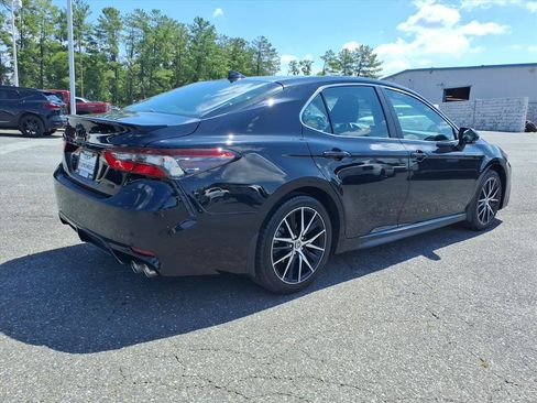 Used 2024 Toyota Camry SE FWD image 4
