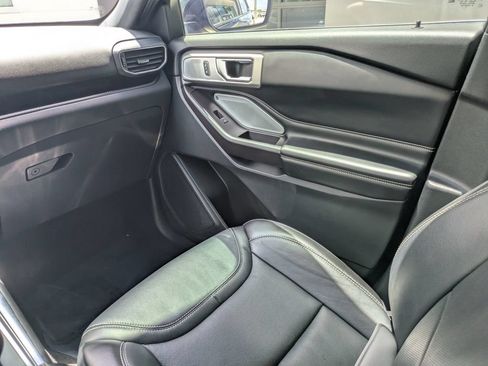Used 2020 Ford Explorer ST w/ ST High-Performance Pack AWD/4WD image 18