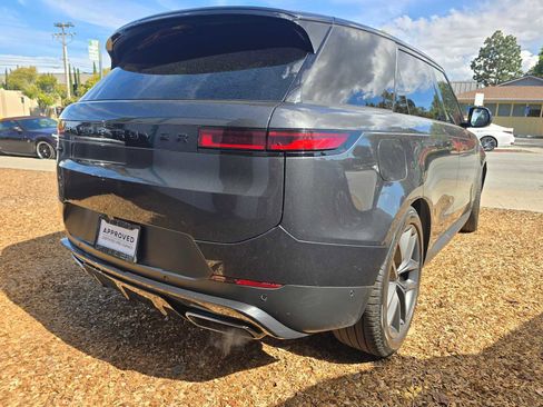 Used 2024 Land Rover Range Rover Sport SE image 3