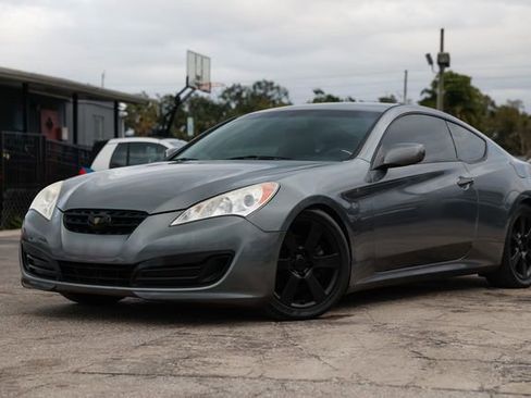 Used 2011 Hyundai Genesis 2.0T image 1