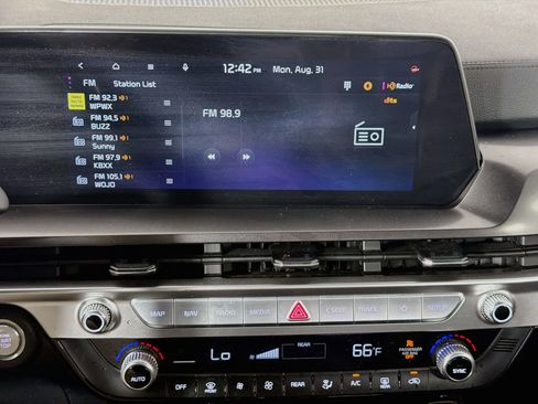 Used 2025 Kia Telluride S FWD image 21