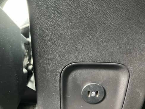 Used 2023 Ford Escape Platinum image 17