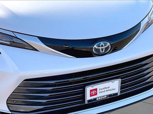 Certified 2022 Toyota Sienna Limited FWD image 29