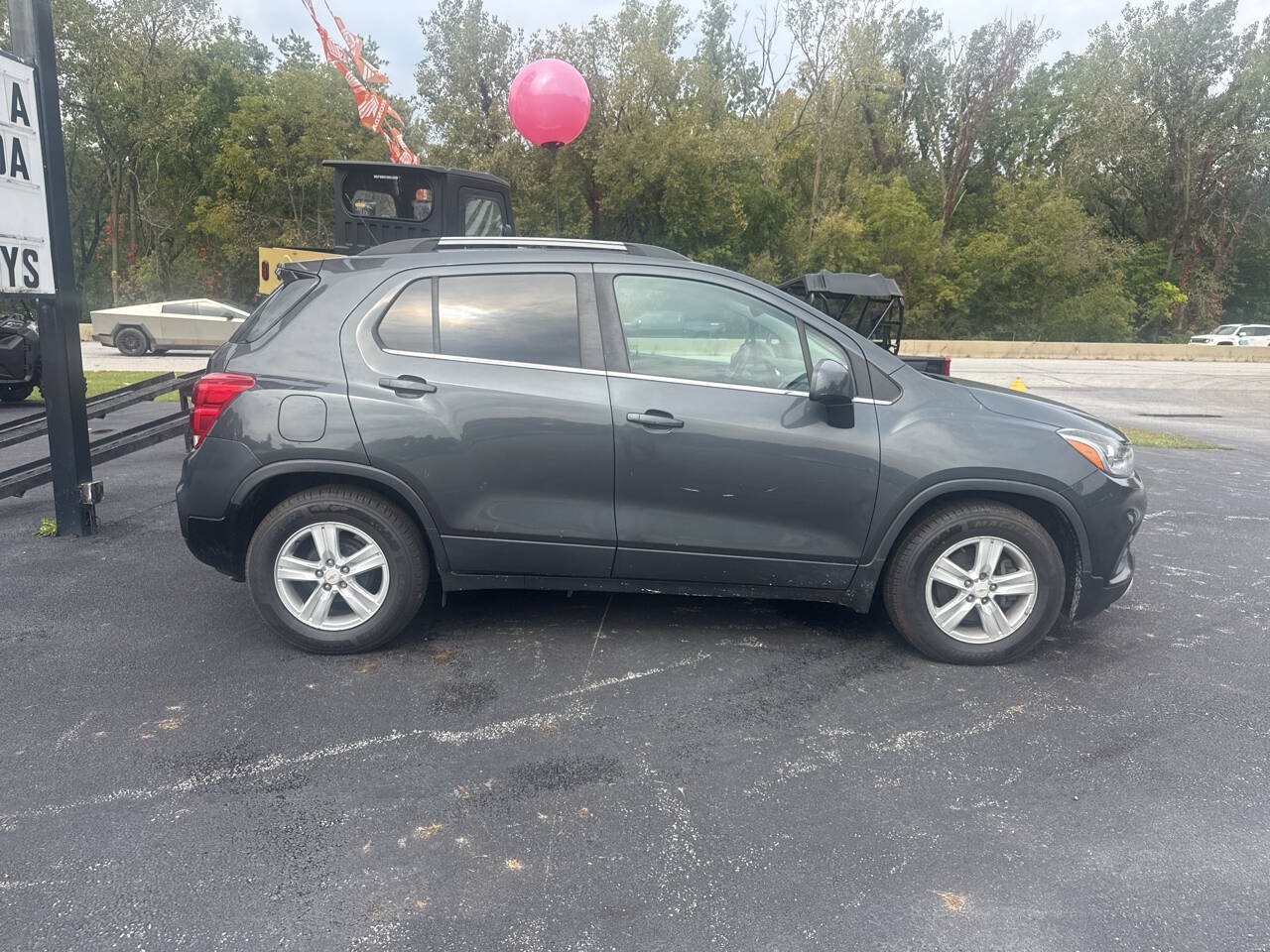 Used 2017 Chevrolet Trax LT FWD image 12