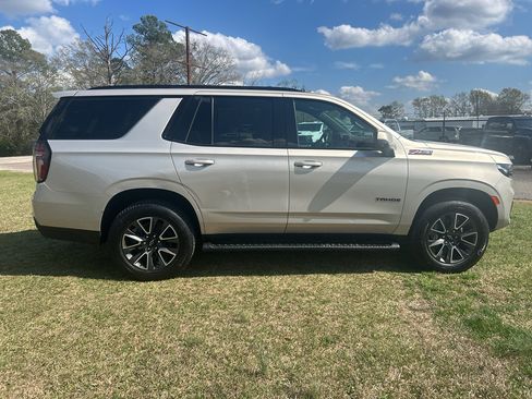 Used 2021 Chevrolet Tahoe Z71 w/ Luxury Package image 8