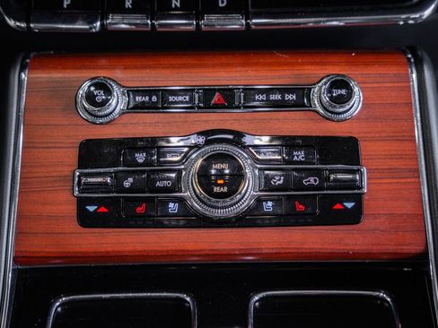 Used 2021 Lincoln Aviator Reserve w/ Elements Package Plus image 32