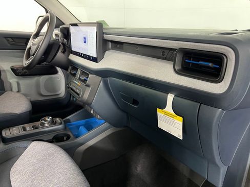 Used 2025 Ford Maverick XLT w/ Equipment Group 302A image 29