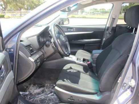 Used 2013 Subaru Outback 2.5i Premium w/ Popular Pkg 1B AWD/4WD image 9