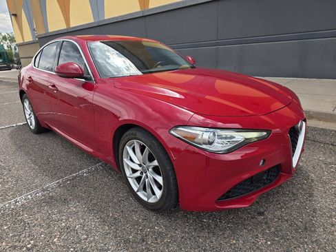 Used 2018 Alfa Romeo Giulia AWD image 6