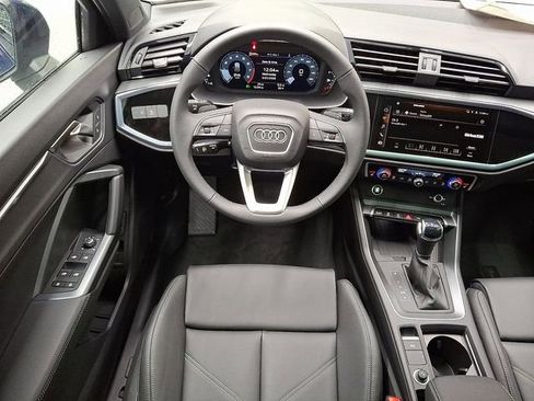 Used 2025 Audi Q3 2.0T Premium w/ Convenience Package image 7