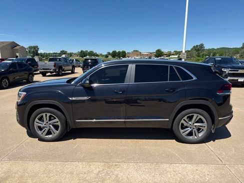 Used 2024 Volkswagen Atlas Cross Sport SEL R-Line AWD/4WD image 6