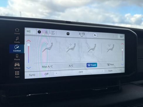 Used 2024 Jeep Wrangler Unlimited Rubicon 4xe image 26