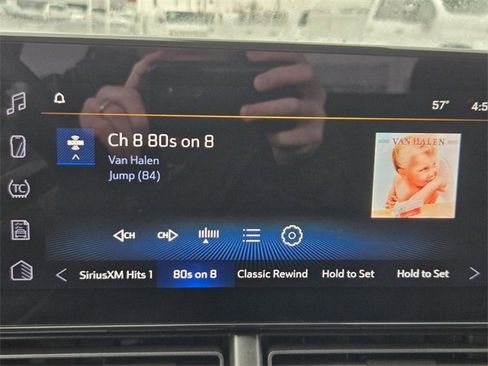 Used 2025 Chevrolet Trax RS image 21