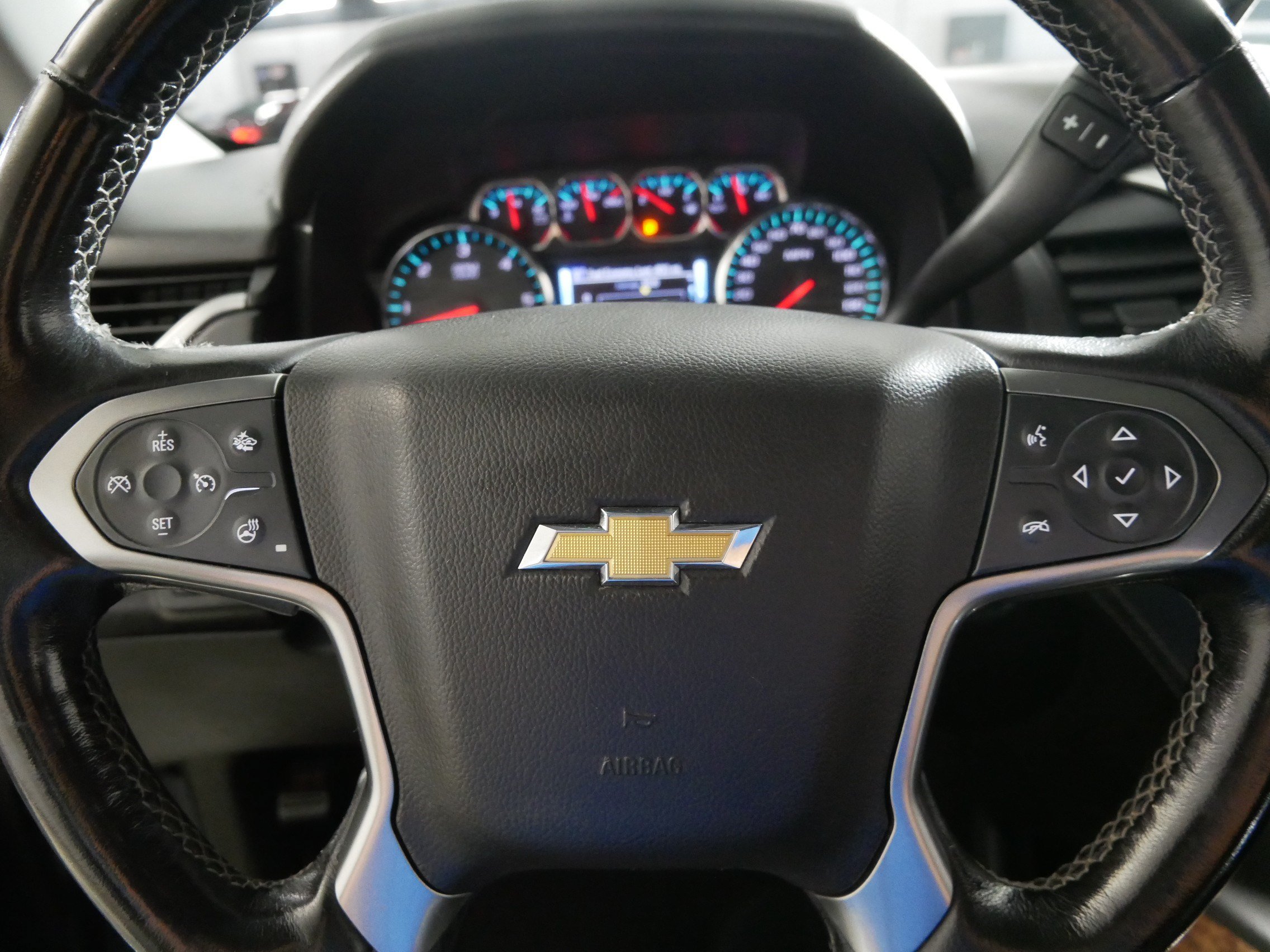 Used 2020 Chevrolet Suburban LT w/ Luxury Package AWD/4WD image 25