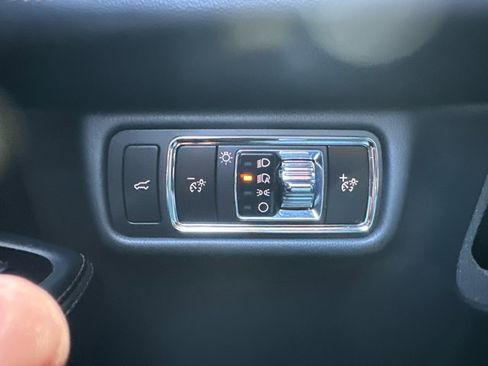 Used 2025 Lincoln Aviator AWD image 25