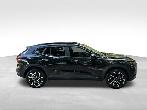 Used 2024 Chevrolet Trax RS w/ Sunroof Package FWD image 7