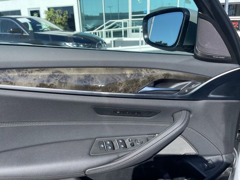 Used 2022 BMW 540i w/ Premium Package image 18