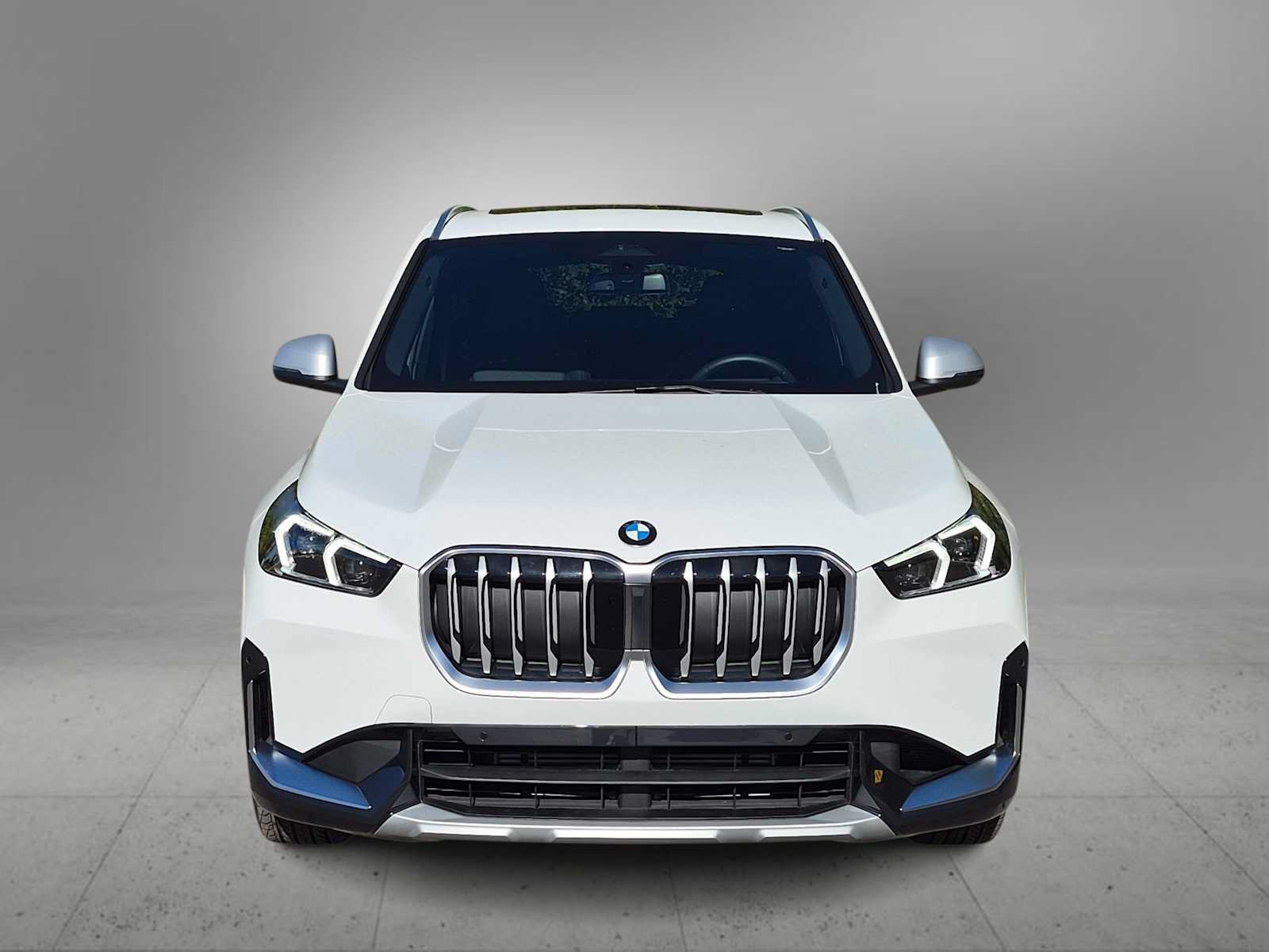 Used 2024 BMW X1 xDrive28i w/ Convenience Package AWD/4WD image 3