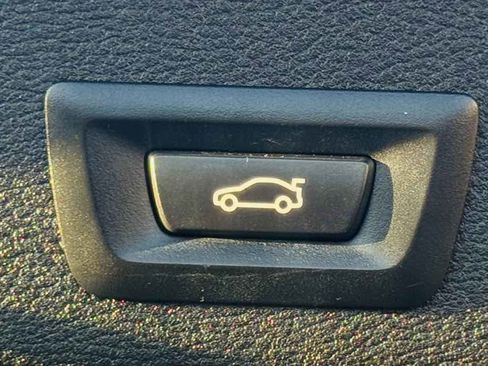 Used 2017 BMW X3 sDrive28i image 12