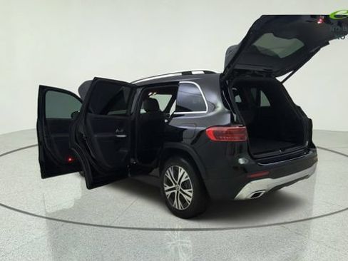 Used 2025 Mercedes-Benz GLB 250 4MATIC w/ Exclusive Package image 13