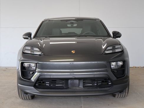 New 2025 Porsche Macan 4S Electric image 12