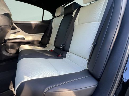Used 2024 Lexus ES 300h F Sport w/ Accessory Package (Z2) FWD image 9