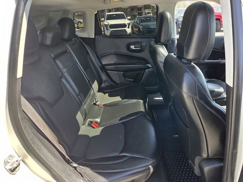 Used 2018 Jeep Compass Latitude w/ Popular Equipment Group AWD/4WD image 11