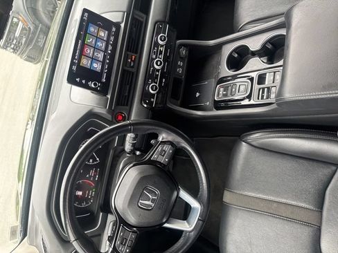 Used 2023 Honda Pilot Touring image 30