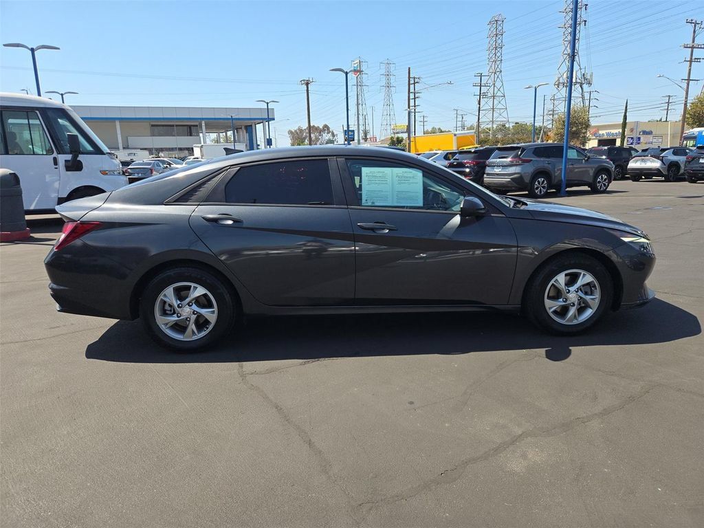 Used 2022 Hyundai Elantra SE w/ Cargo Package FWD image 26