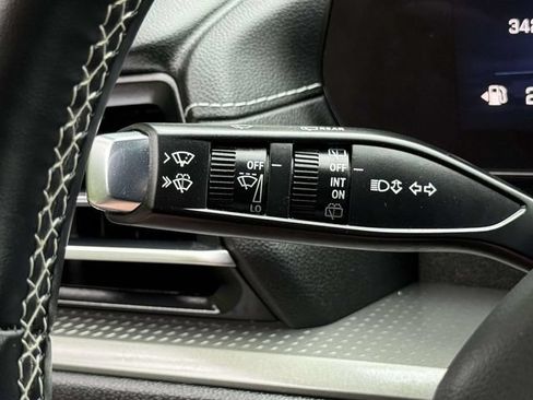 Certified 2025 Chevrolet Traverse LT AWD/4WD image 21