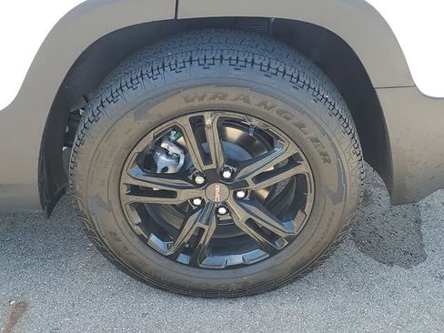 Certified 2023 GMC Terrain AT4 AWD/4WD image 38