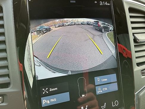 Used 2020 Volvo XC90 T5 Momentum w/ Protection Package Premier image 27