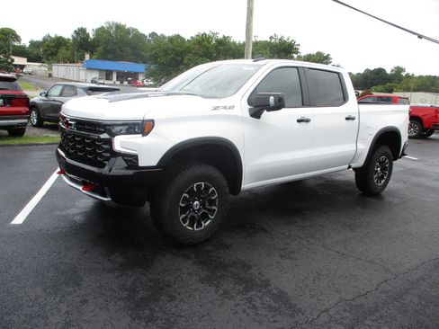 New 2026 Chevrolet Silverado 1500 ZR2 image 9