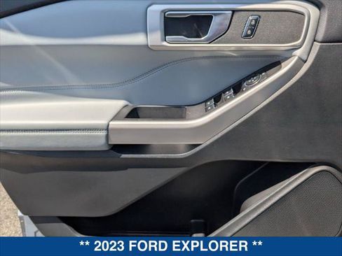 Used 2023 Ford Explorer XLT w/ Equipment Group 202A RWD image 9
