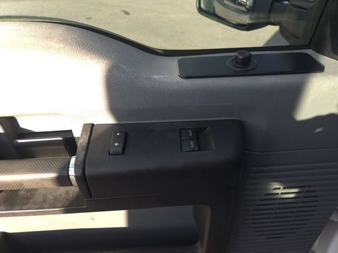 Used 2014 Ford F250 XL w/ Power Equipment Group RWD image 12