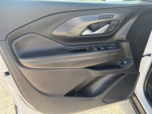 Used 2023 GMC Terrain SLT image 19